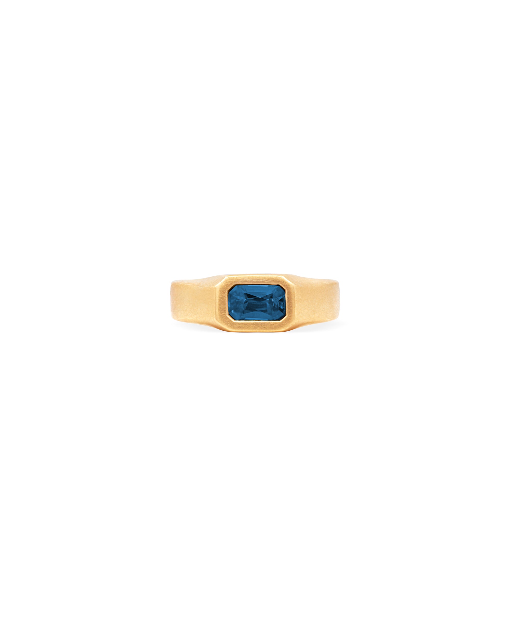 GSR-01 18K Gold Sapphire Signet Ring
