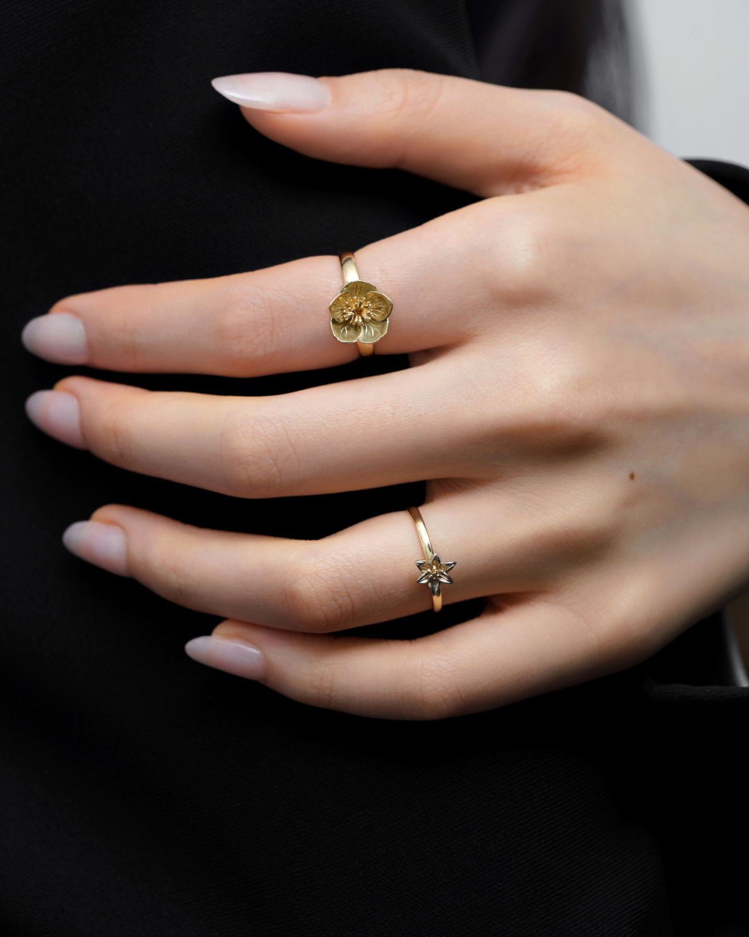 Flora Maxi Hellebore Ring