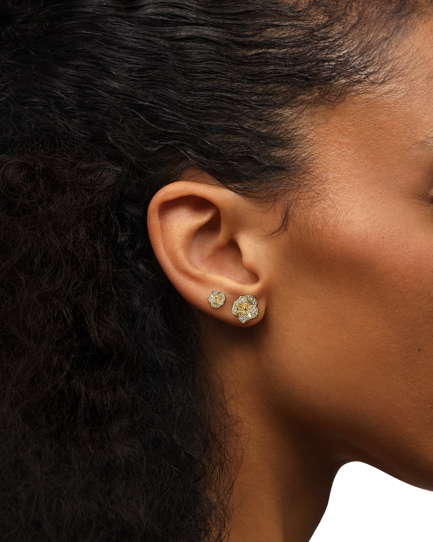 Flora Maxi Hellebore Pavé Diamond Stud Earrings